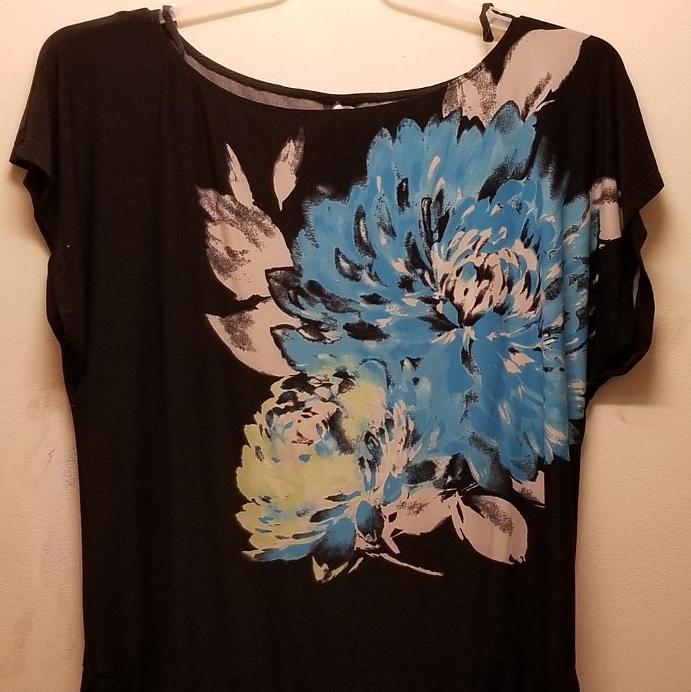 Short silk black& blue flower shirt